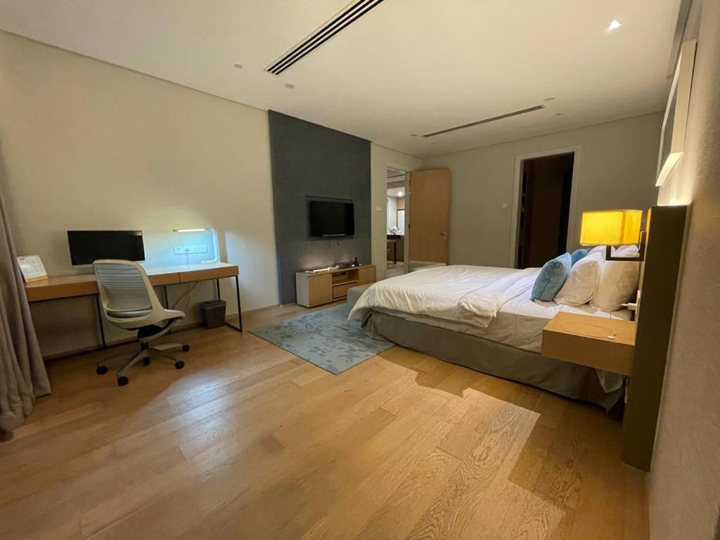 188 Lux Klcc *